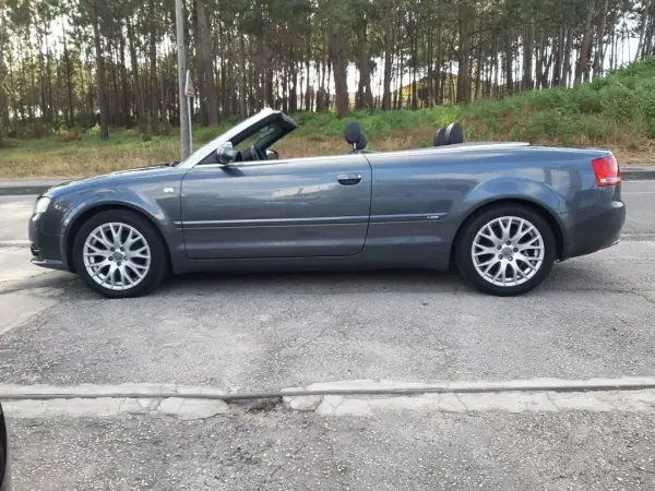 Audi A4 Cabrio 2014 - 10900 EUR, 193145 km - AUTO.MOTO.pt - 193145km - foto 31 de 34