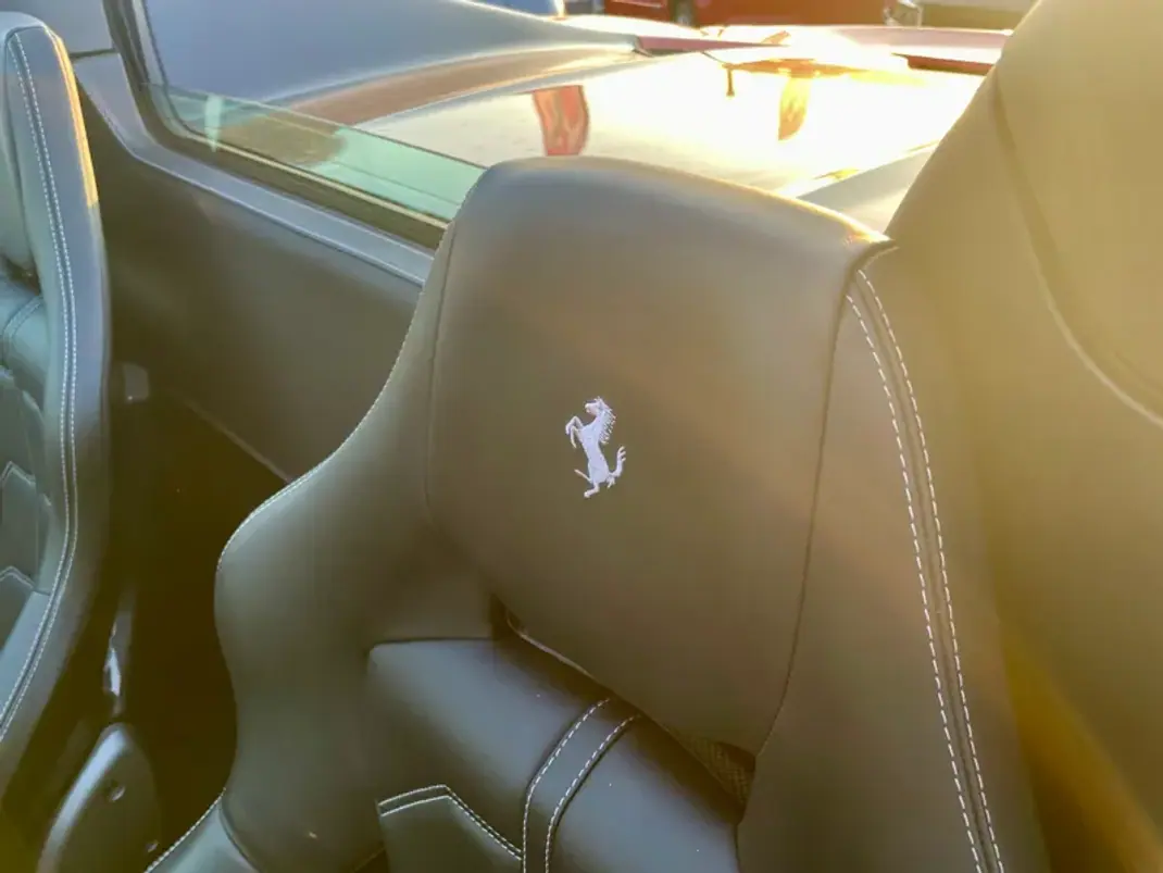 Ferrari 488 2017 - 299750 EUR, 26250 km - AUTO.MOTO.pt - 26250km - foto 20 de 26