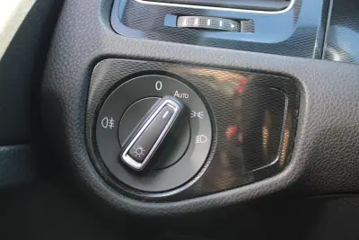 Volkswagen Golf 2015 - 12900 EUR, 233561 km - AUTO.MOTO.pt - 233561km - foto 24 de 27