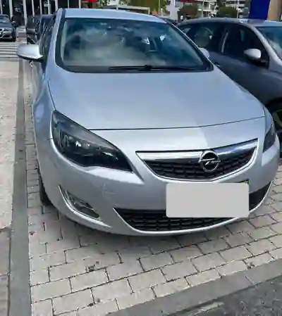 Opel Astra 2012 — foto 3 de 6