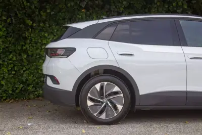 Volkswagen ID.4 2022 - 28900 EUR, 69700 km - AUTO.MOTO.pt - 69700km - foto 4 de 21