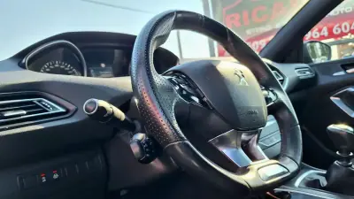 Peugeot 308 SW 2020 - 14500 EUR, 142000 km - AUTO.MOTO.pt - 142000km - foto 27 de 28