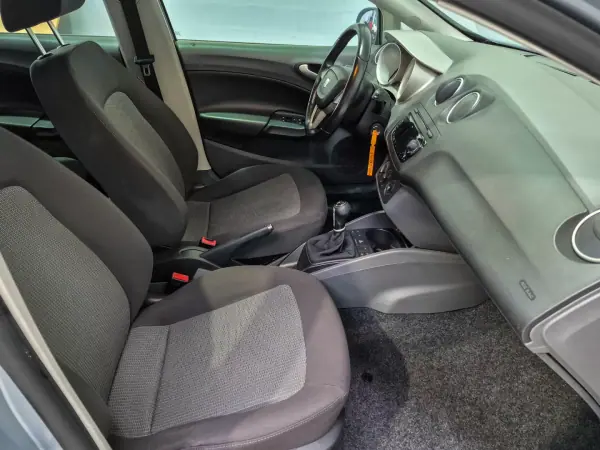 SEAT Ibiza ST 2011 - 7500 EUR, 152873 km - AUTO.MOTO.pt - 152873km - foto 4 de 8
