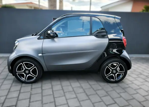 Smart ForTwo Coupé 2021 - 9950 EUR, 102000 km - AUTO.MOTO.pt - 102000km - foto 10 de 32