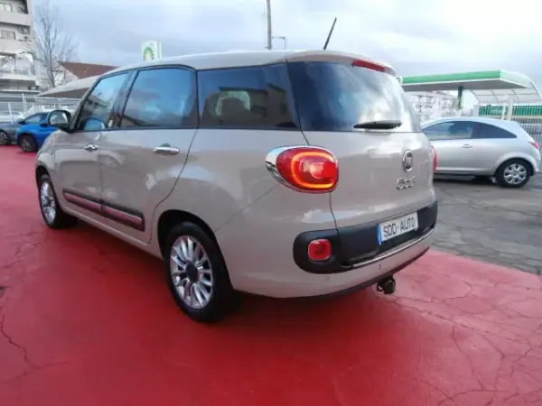 Fiat 500L 2013 - 7500 EUR, 175007 km - AUTO.MOTO.pt - 175007km - foto 7 de 32