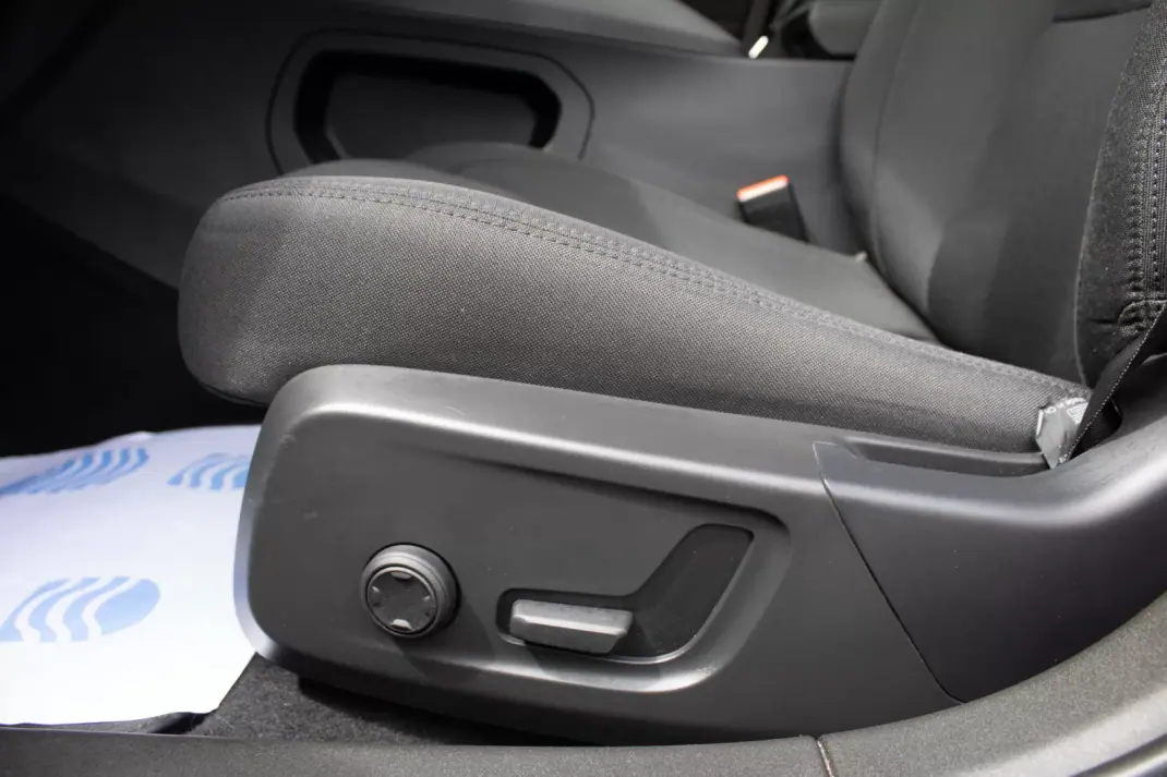 Polestar 2 2021 - 22500 EUR, 138000 km - AUTO.MOTO.pt - 138000km - foto 14 de 46