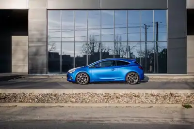 Opel Astra GTC 2013 - 23500 EUR, 109000 km - AUTO.MOTO.pt - 109000km - foto 20 de 47