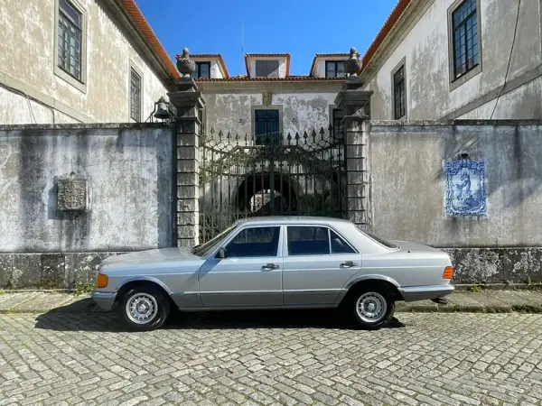 Mercedes-Benz 280 1982 - 11900 EUR, 215000 km - AUTO.MOTO.pt - 215000km - foto 20 de 23