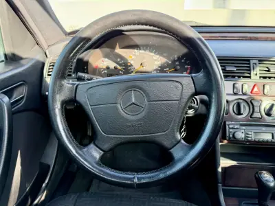 Mercedes-Benz C 250 1998 - 5500 EUR, 295879 km - AUTO.MOTO.pt - 295879km - foto 14 de 15