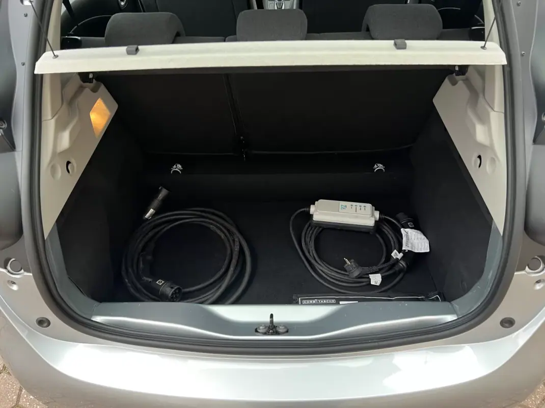 Renault Zoe 2021 - 14965 EUR, 25000 km - 25000km - foto 43 de 46