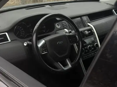 Land Rover Discovery Sport 2015 - 13000 EUR, 221000 km - AUTO.MOTO.pt - 221000km - foto 5 de 11