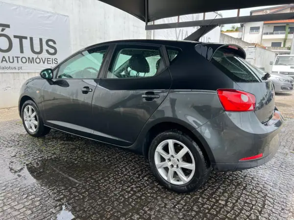 SEAT Ibiza 2011 - 5750 EUR, 158150 km - AUTO.MOTO.pt - 158150km - foto 4 de 11