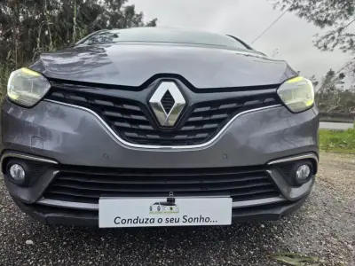 Renault Grand Scénic 2017 - 12750 EUR, 320000 km - AUTO.MOTO.pt - 320000km - foto 7 de 40