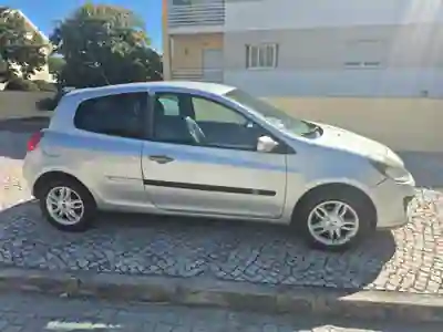 Renault Clio 2007 - 2800 EUR, 170539 km - 170539km - foto 3 de 14