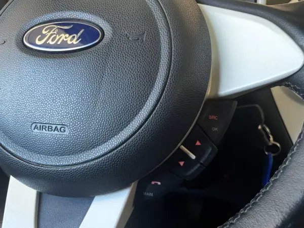Ford KA 2015 - 7500 EUR, 121750 km - AUTO.MOTO.pt - 121750km - foto 27 de 45