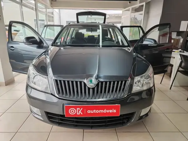 Skoda Octavia Break 2010 - 6650 EUR, 252000 km - AUTO.MOTO.pt - 252000km - foto 20 de 31
