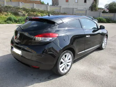 Renault Mégane Coupe 2010 - 6500 EUR, 219000 km - AUTO.MOTO.pt - 219000km - foto 6 de 11