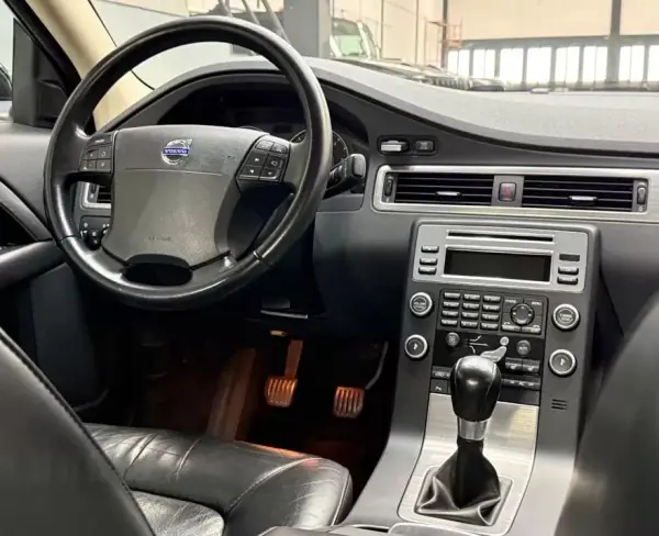 Volvo S80 2008 - 11900 EUR, 190500 km - AUTO.MOTO.pt - 190500km - foto 16 de 21