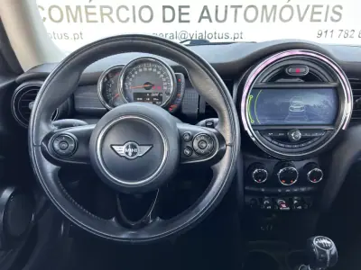 MINI Cooper 2017 - 16900 EUR, 141270 km - AUTO.MOTO.pt - 141270km - foto 16 de 22
