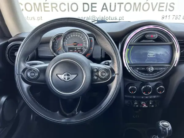 MINI Cooper 2017 - 16900 EUR, 141270 km - AUTO.MOTO.pt - 141270km - foto 16 de 22