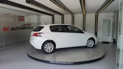Peugeot 308 2021 - 9500 EUR, 224621 km - 224621km - foto 8 de 59