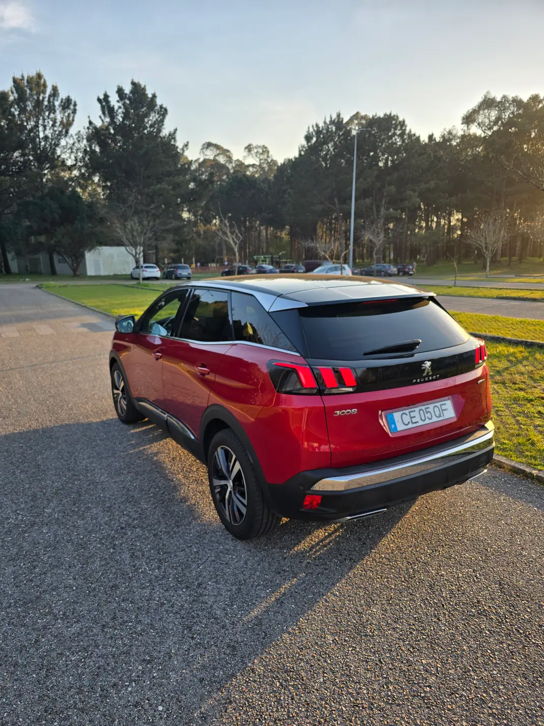 Peugeot 3008 2018 - 13500 EUR, 130000 km - AUTO.MOTO.pt - 130000km - foto 2 de 4