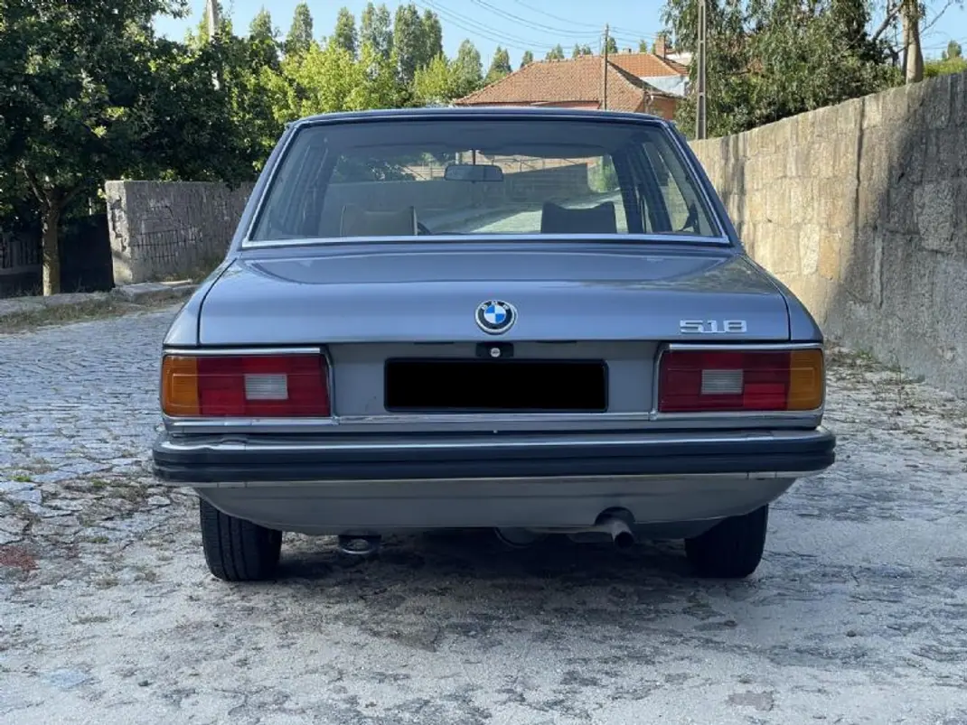 BMW 518 1980 - 9900 EUR, 139000 km - 139000km - foto 8 de 27