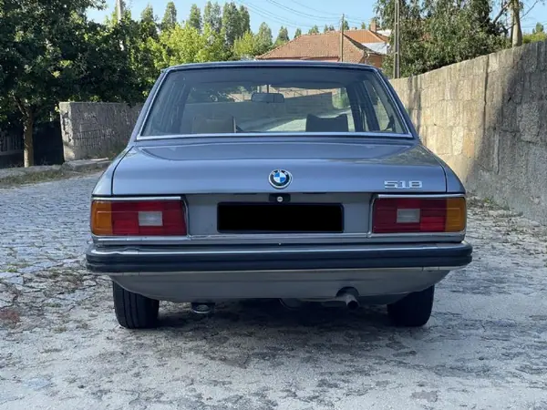 BMW 518 1980 - 9900 EUR, 139000 km - AUTO.MOTO.pt - 139000km - foto 8 de 27