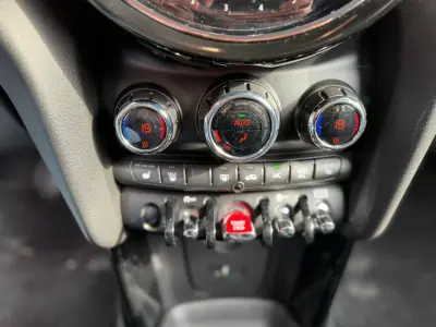 MINI Cooper 2023 - 22900 EUR, 48618 km - AUTO.MOTO.pt - 48618km - foto 8 de 15