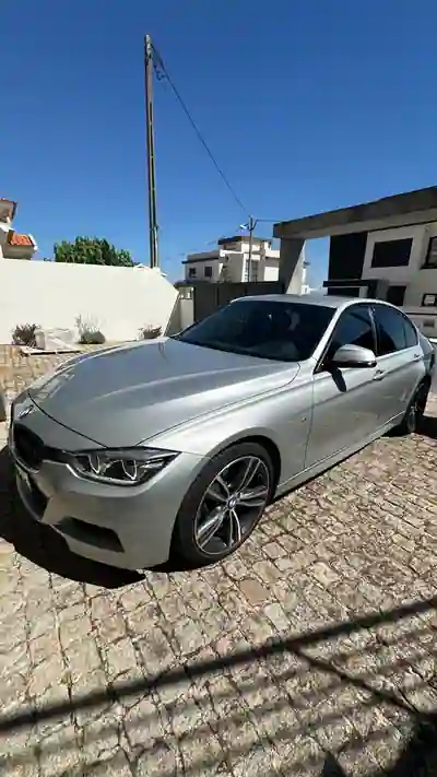 BMW 320 2015 - 19700 EUR, 143000 km - foto 1 de 12