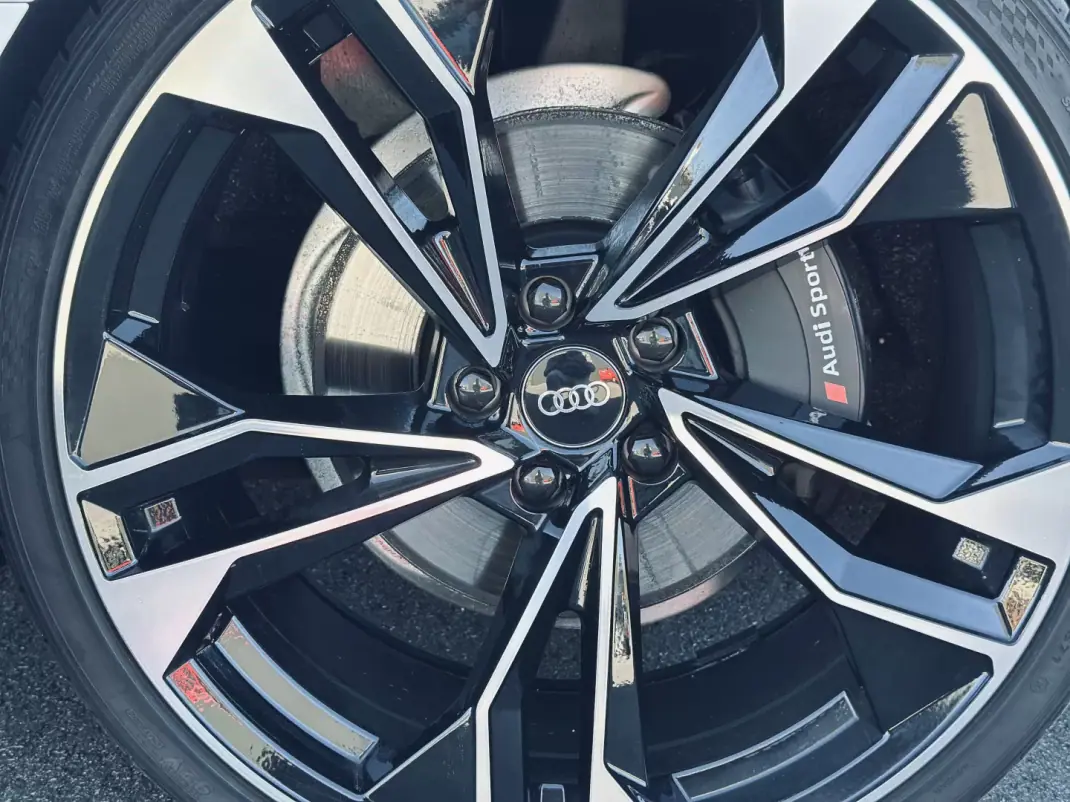 Audi A4 Avant 2017 - 27900 EUR, 164000 km - AUTO.MOTO.pt - 164000km - foto 57 de 70