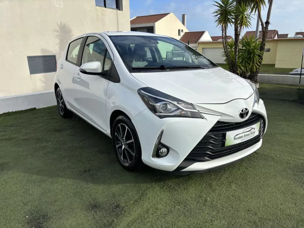 Toyota Yaris 2018 - 18490 EUR, 135785 km - AUTO.MOTO.pt - 135785km - foto 2 de 14