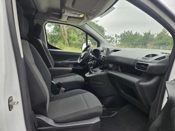 Citroën BERLINGO VAN XL 1.5 BLUE HDI 3 LUGARES 2020 - 9750 EUR, 87000 km - AUTO.MOTO.pt - 87000km - foto 7 de 8
