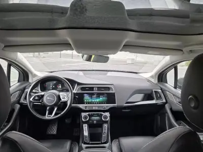 Jaguar I-Pace 2020 - 25999 EUR, 93000 km - AUTO.MOTO.pt - 93000km - foto 17 de 28