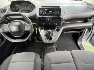 Peugeot Partner 1.5 BlueHDi Pro Standard 2021 - 14490 EUR, 121725 km - AUTO.MOTO.pt - 121725km - foto 7 de 17