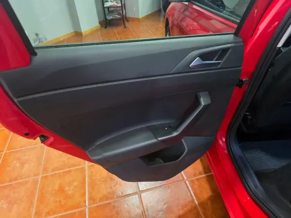 Volkswagen Polo 2018 - 14480 EUR, 138507 km - AUTO.MOTO.pt - 138507km - foto 44 de 45