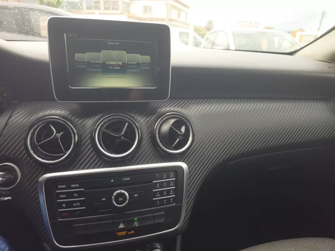 Mercedes-Benz GLA 180 2016 - 16990 EUR, 142000 km - AUTO.MOTO.pt - 142000km - foto 11 de 13