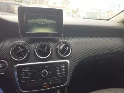 Mercedes-Benz GLA 180 2016 - 16990 EUR, 142000 km - AUTO.MOTO.pt - 142000km - foto 11 de 13
