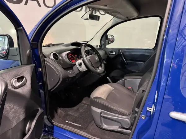 Renault Kangoo 2019 - 15900 EUR, 177924 km - AUTO.MOTO.pt - 177924km - foto 24 de 35