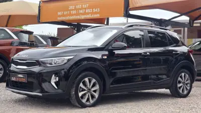 Kia Stonic 2022 - 15250 EUR, 48180 km - foto 4 de 22