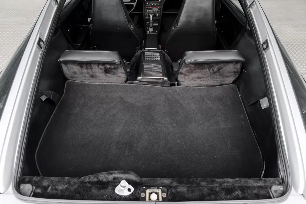 Porsche 928 1988 - 52500 EUR, 62911 km - AUTO.MOTO.pt - 62911km - foto 16 de 16