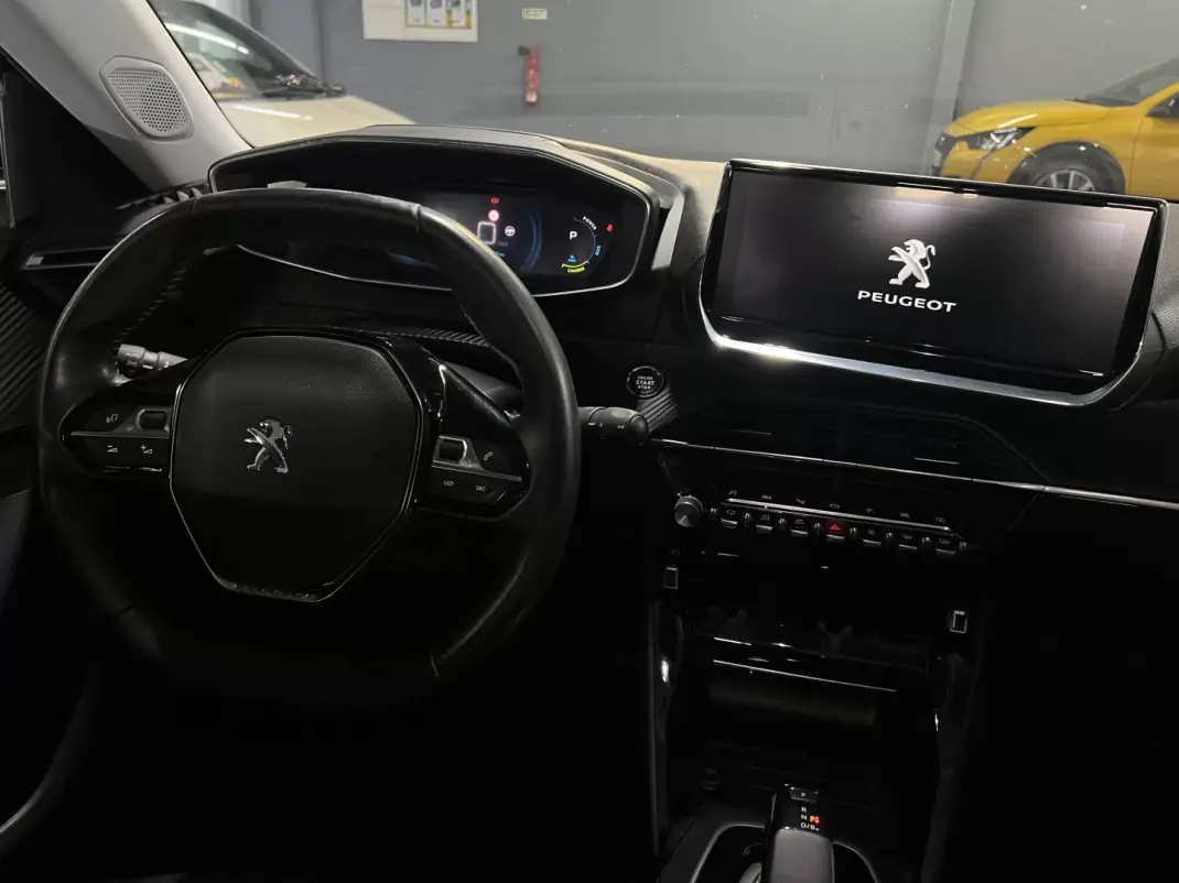 Peugeot e-2008 2020 - 18990 EUR, 50000 km - AUTO.MOTO.pt - 50000km - foto 37 de 51