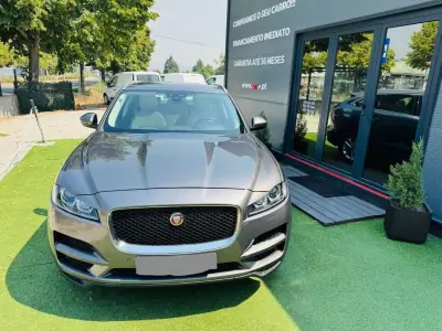 Jaguar F-Pace 2017 - 24999 EUR, 78000 km - AUTO.MOTO.pt - 78000km - foto 2 de 32