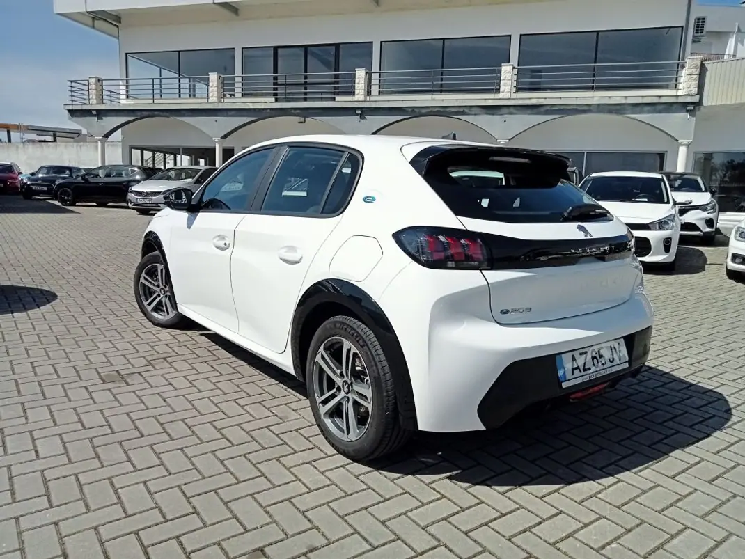 Peugeot e-208 2022 - 26950 EUR, 9000 km - AUTO.MOTO.pt - 9000km - foto 7 de 33