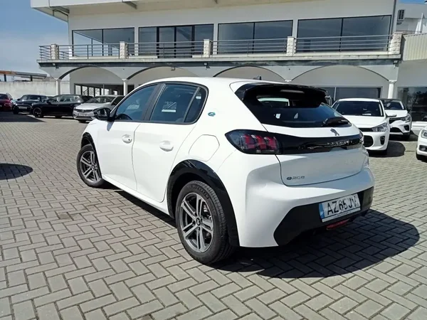 Peugeot e-208 2022 - 26950 EUR, 9000 km - AUTO.MOTO.pt - 9000km - foto 7 de 33
