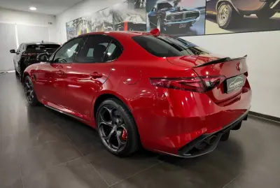 Alfa Romeo Giulia 2018 - 62500 EUR, 53000 km - AUTO.MOTO.pt - 53000km - foto 17 de 60