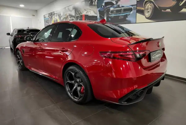 Alfa Romeo Giulia 2018 - 62500 EUR, 53000 km - AUTO.MOTO.pt - 53000km - foto 17 de 60