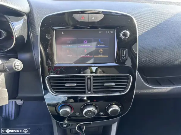 Renault Clio 2017 - 8500 EUR, 135702 km - AUTO.MOTO.pt - 135702km - foto 36 de 47