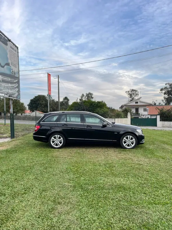 Mercedes-Benz C 220 2010 - 11900 EUR, 310000 km - AUTO.MOTO.pt - 310000km - foto 4 de 14
