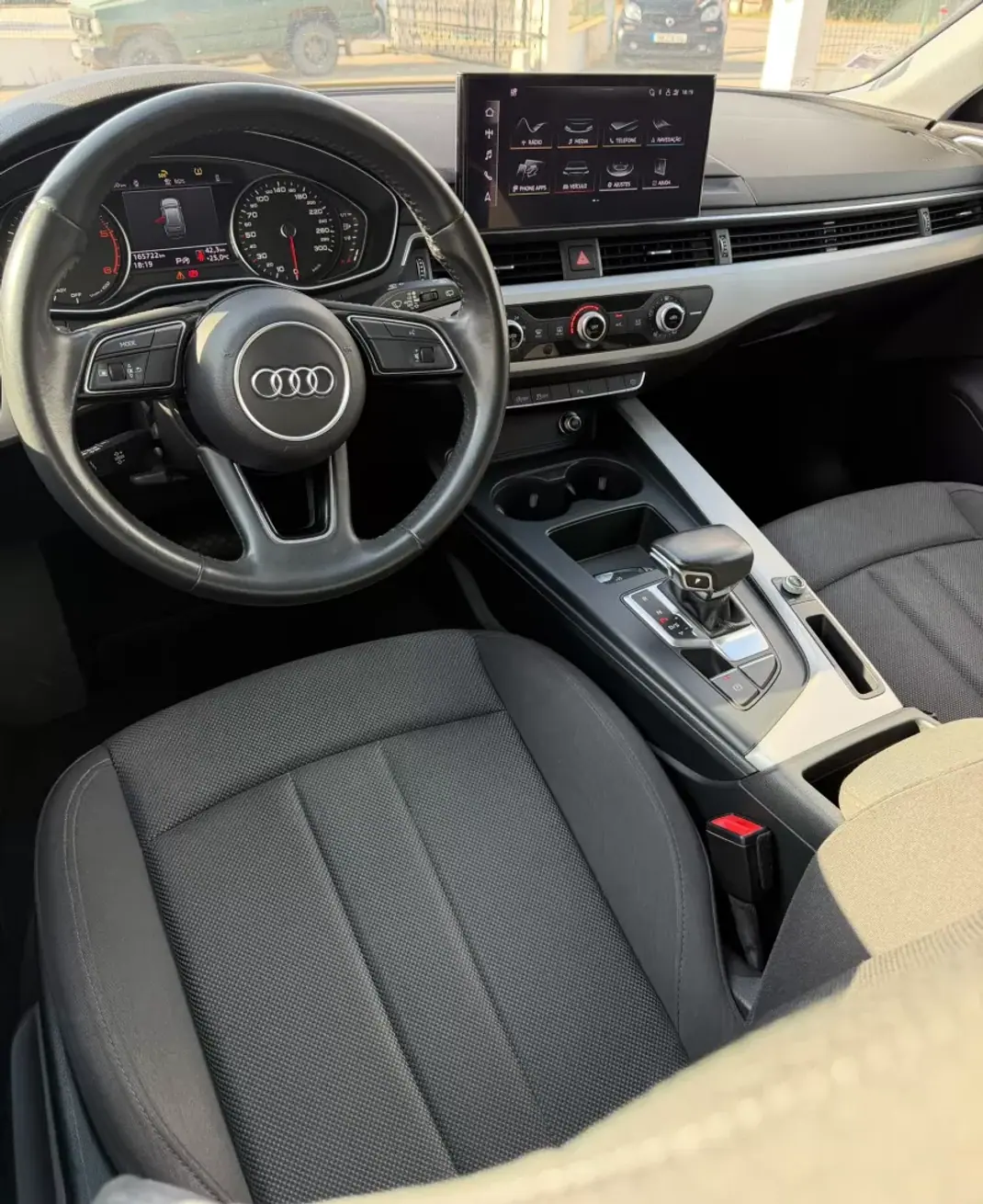 Audi A4 Avant 2020 - 26900 EUR, 165000 km - 165000km - foto 4 de 28
